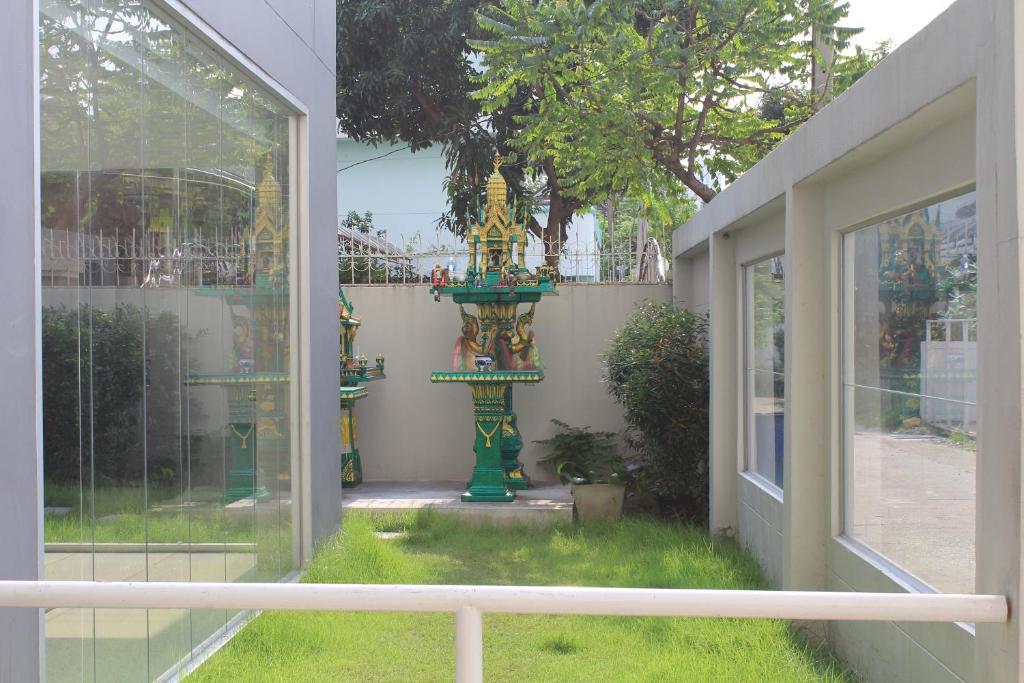 Utd Apartments Sukhumvit Ban Khlong Nang Li Exteriör bild