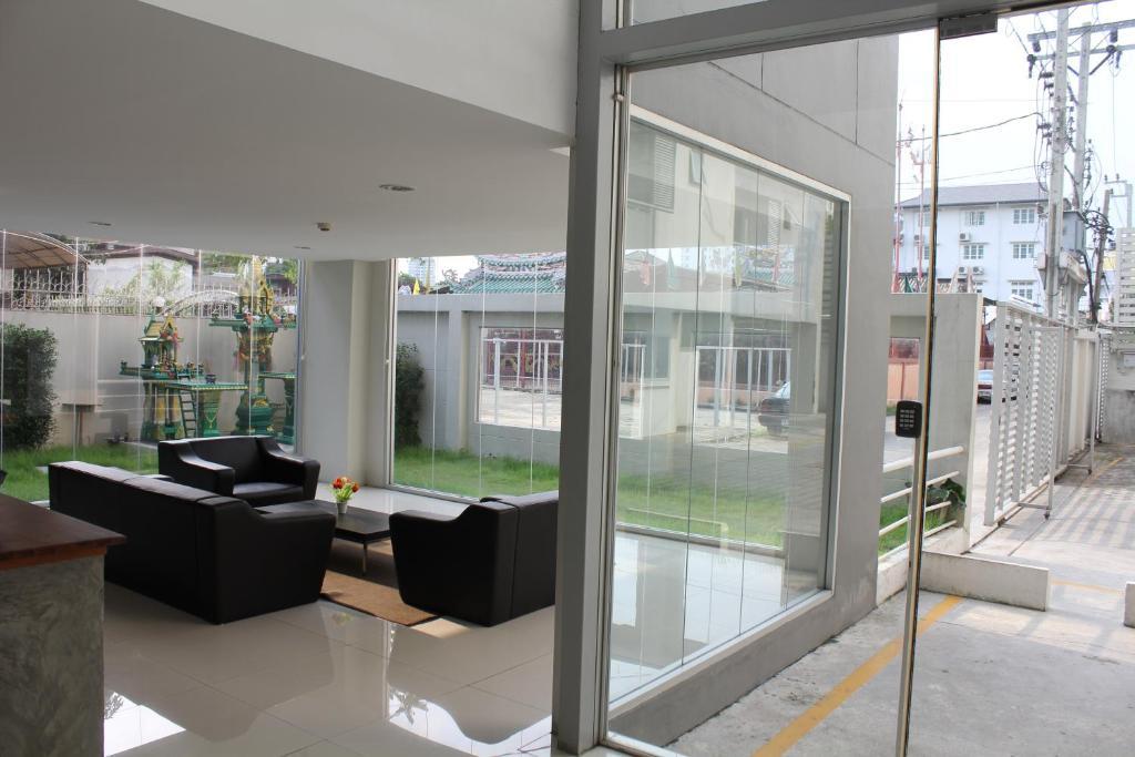 Utd Apartments Sukhumvit Ban Khlong Nang Li Exteriör bild